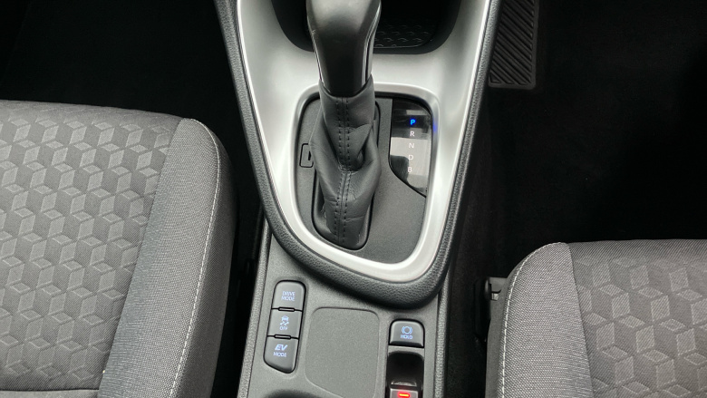 Toyota Yaris 1.5 Hybrid Design 5dr CVT Hybrid Hatchback